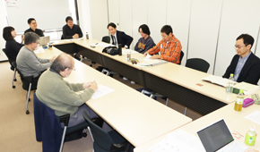 ���U��P��